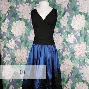 Vintage Formal Embroidered Black & Navy Dress 👗